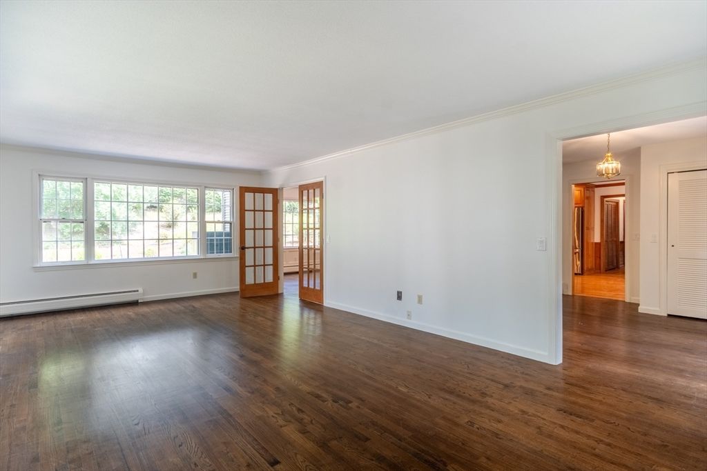Chandelier, Empty room, Interior, Wood Texture Flooring
