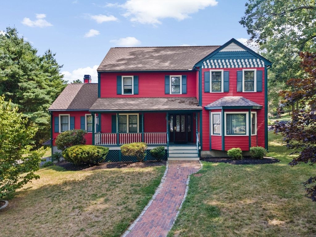 Exterior, Facade, Queen Anne Victorian