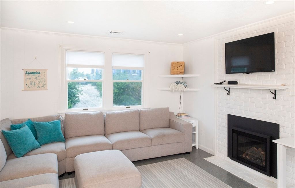 Fireplace, Interior, Living room, Recessed Lighting