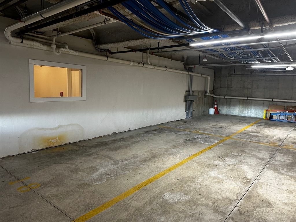 Garage, Interior