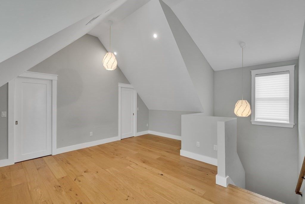 Empty room, Interior, Pendant Lights, Wood Texture Flooring