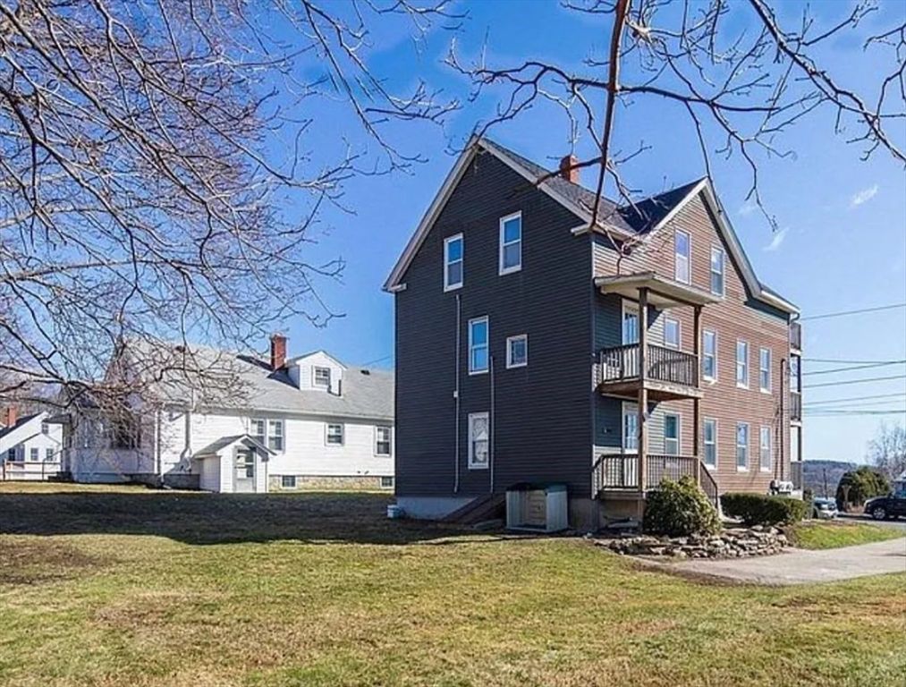 Backyard, Exterior, Facade, Queen Anne Victorian