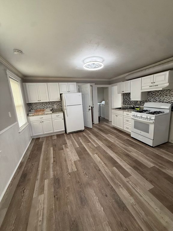 Interior, Kitchen, Wood Texture Flooring