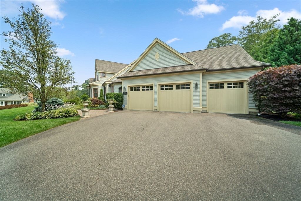 Attached, Exterior, Facade, Cape Cod