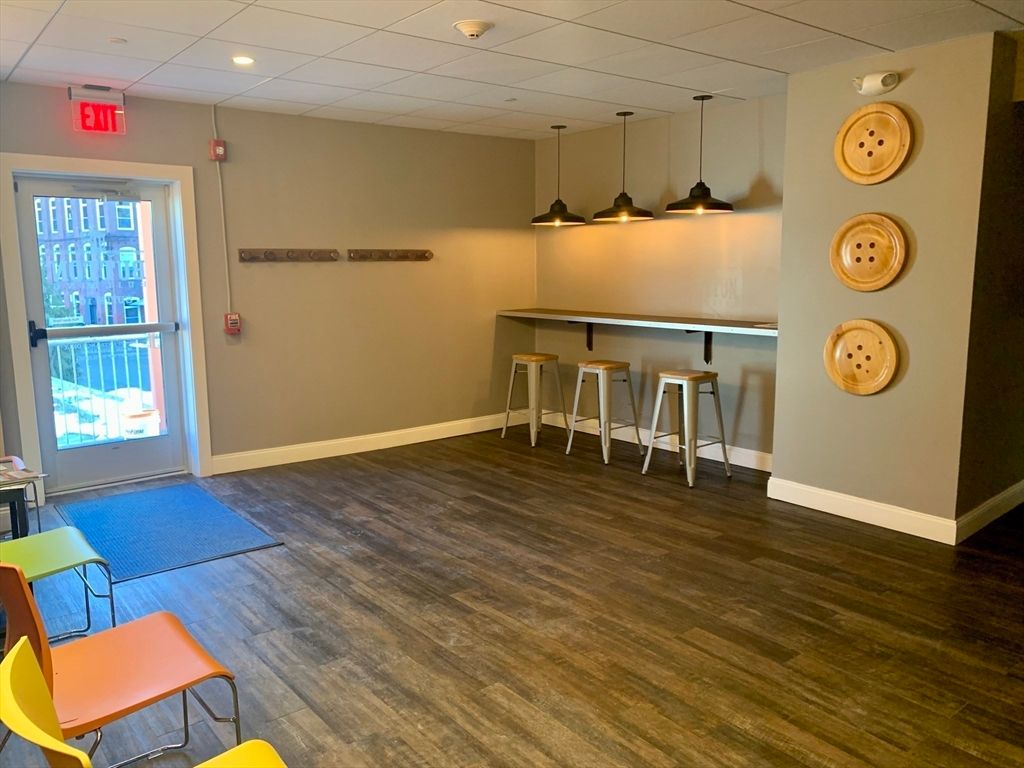 Interior, Pendant Lights, Recessed Lighting, Wood Texture Flooring