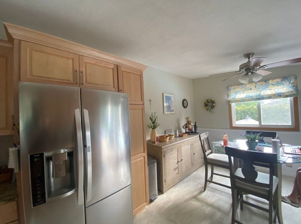 Dining room, Interior, Kitchen, Stainless Steel Appliances