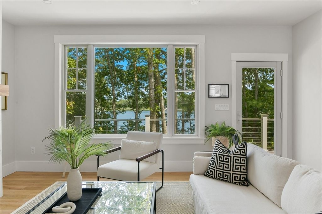 Interior, Living room, Recessed Lighting, Water, Wood Texture Flooring