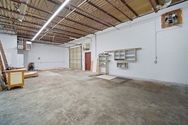 Garage, Interior, Wooden Beams