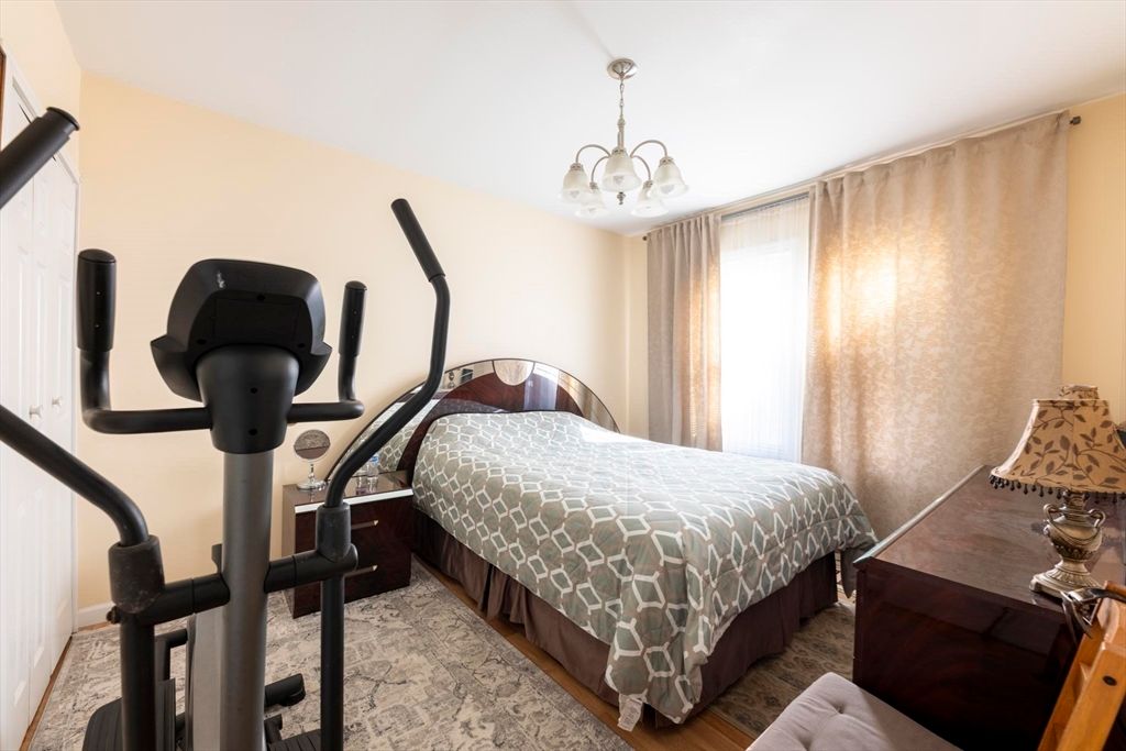 Bedroom, Fitness Equipment, Interior, Wood Texture Flooring