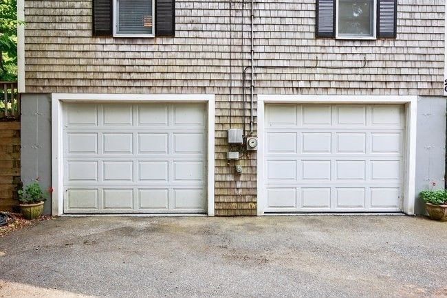 Detached Garage, Exterior
