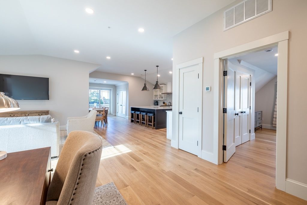 Dining room, Interior, Kitchen, Pendant Lights, Recessed Lighting, Wood Texture Flooring