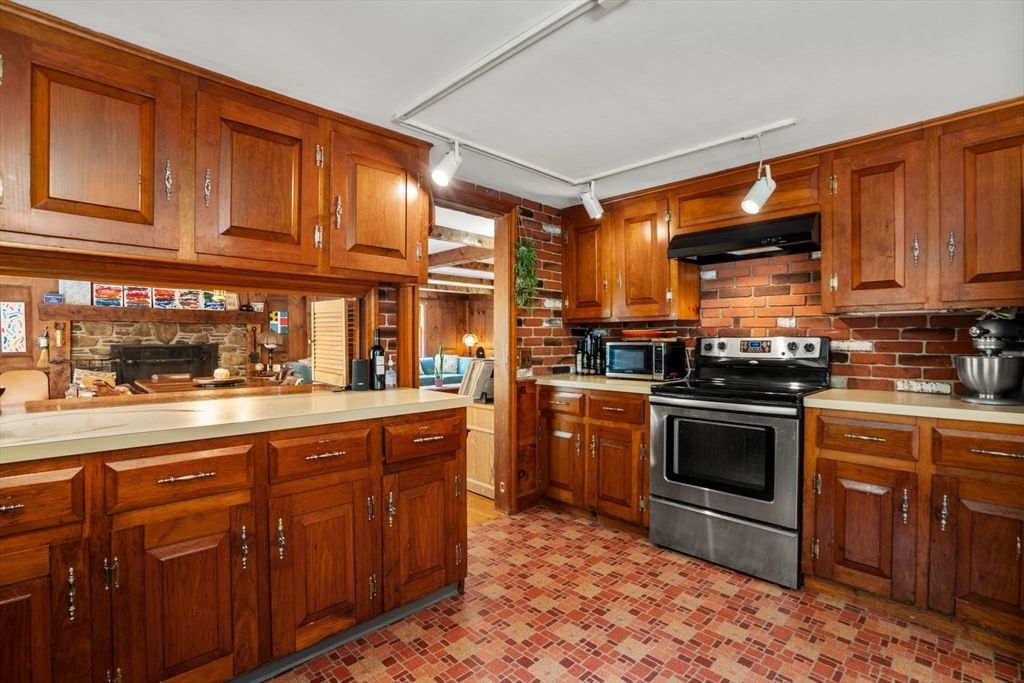 Interior, Kitchen, Pendant Lights, Stainless Steel Appliances