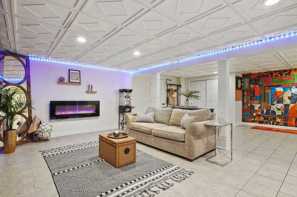 Fireplace, Interior, Living room, Recessed Lighting