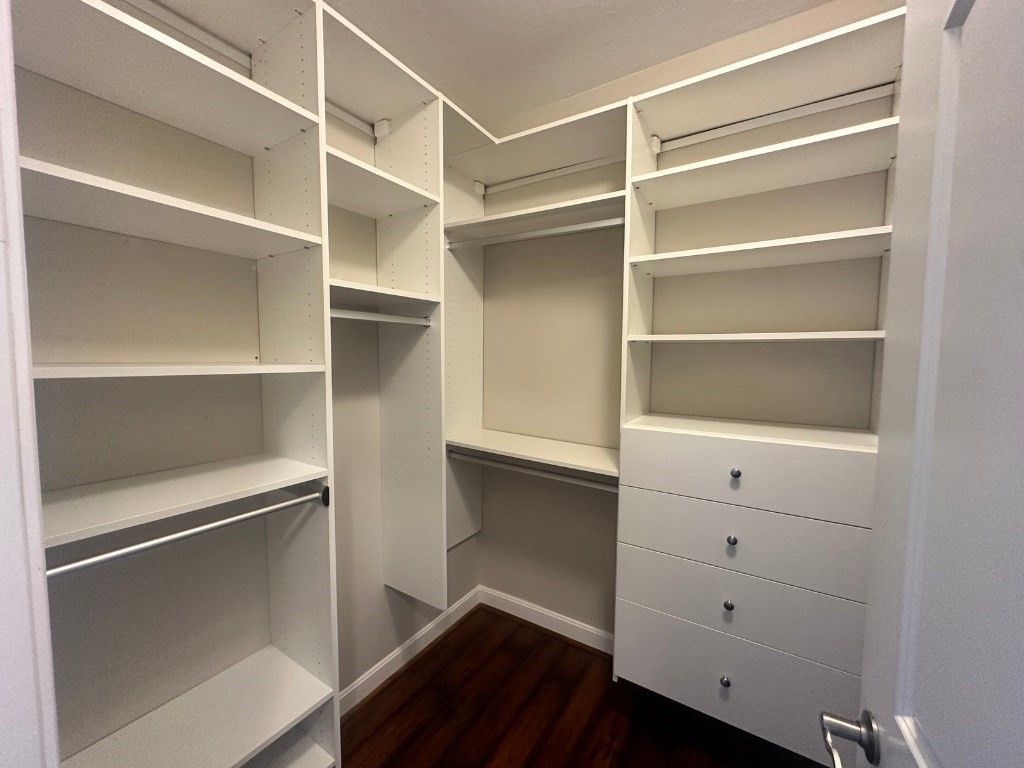 Interior, Walk-in Closets, Wood Texture Flooring