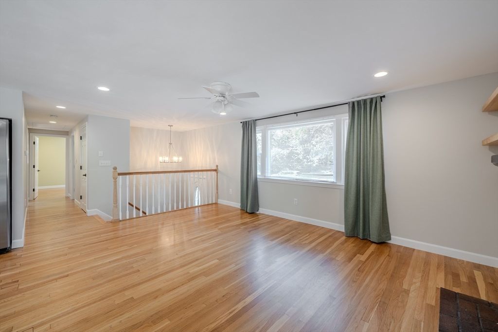 Empty room, Interior, Pendant Lights, Recessed Lighting, Wood Texture Flooring