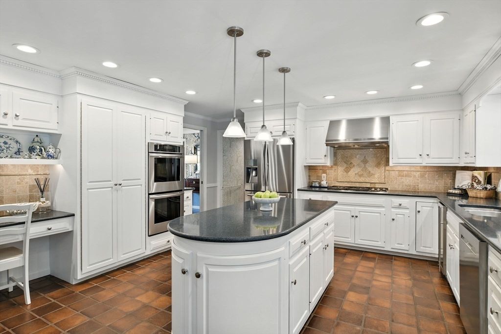 Interior, Kitchen, Pendant Lights, Recessed Lighting, Stainless Steel Appliances