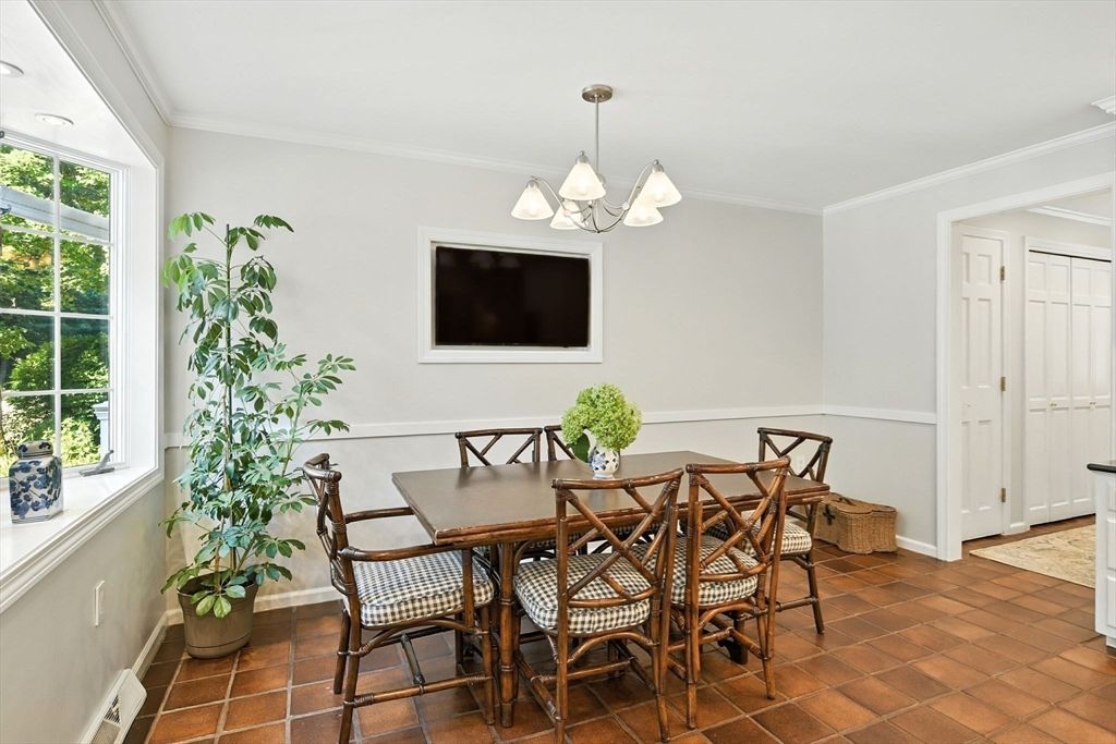 Chandelier, Dining room, Interior