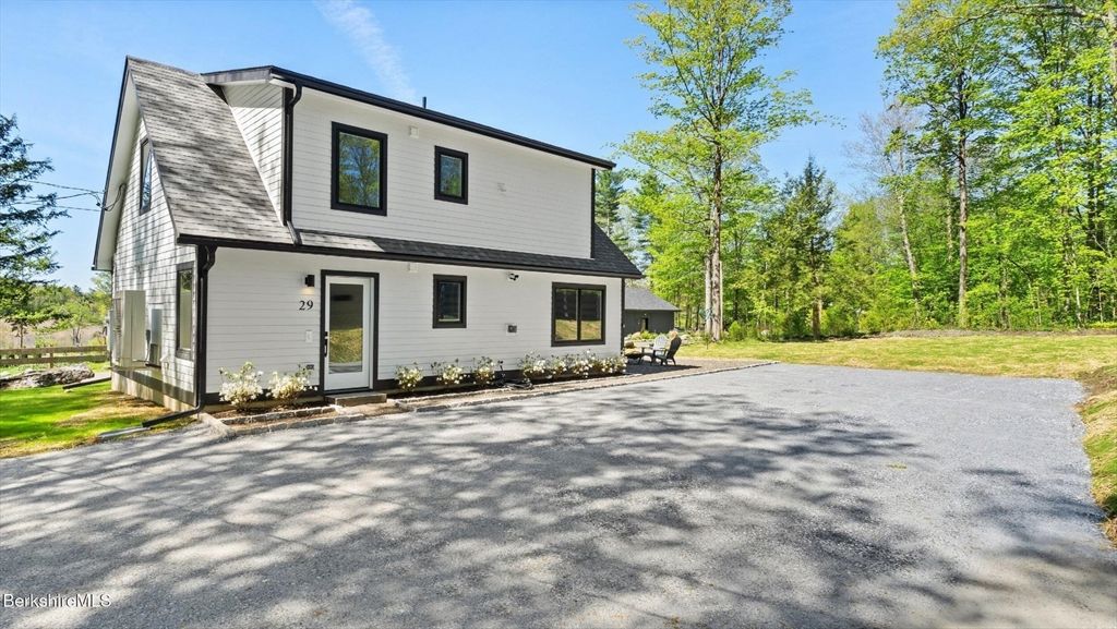 Backyard, Exterior, Facade, Farmhouse