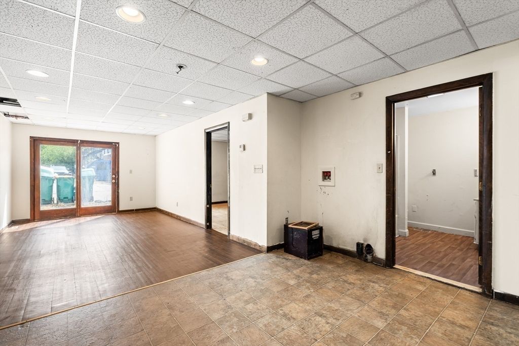 Elevator, Empty room, Interior, Recessed Lighting, Wood Texture Flooring