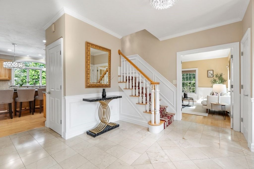 Chandelier, Dining room, Interior, Pendant Lights, Recessed Lighting, Wood Texture Flooring