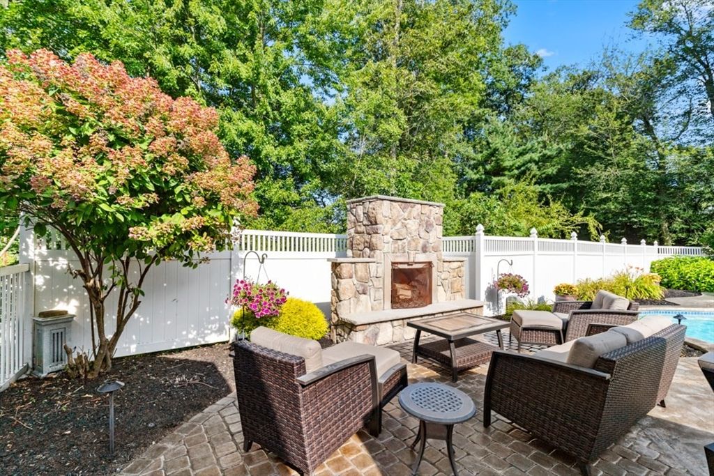 Exterior, Fireplace
