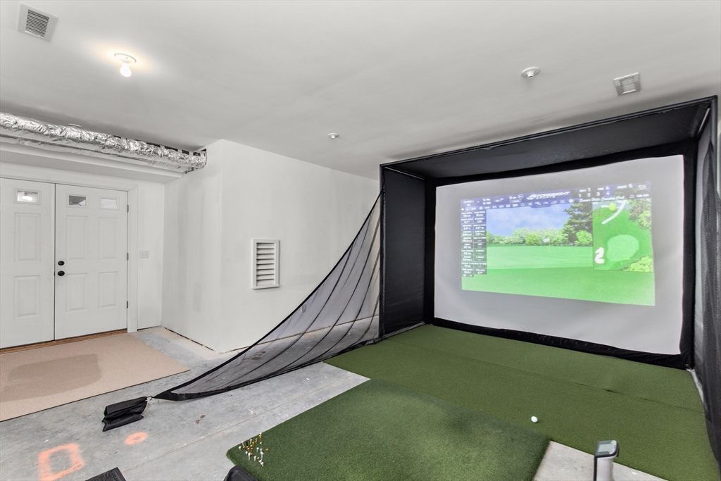 Interior, Projection Screen, Recessed Lighting