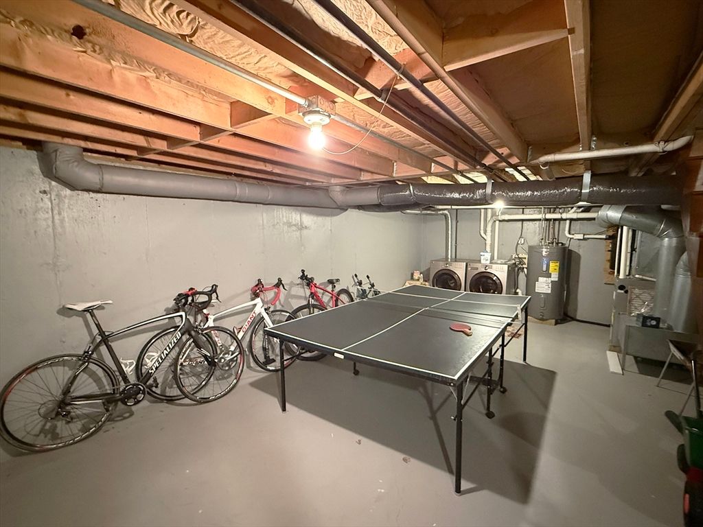 Game Room, Interior