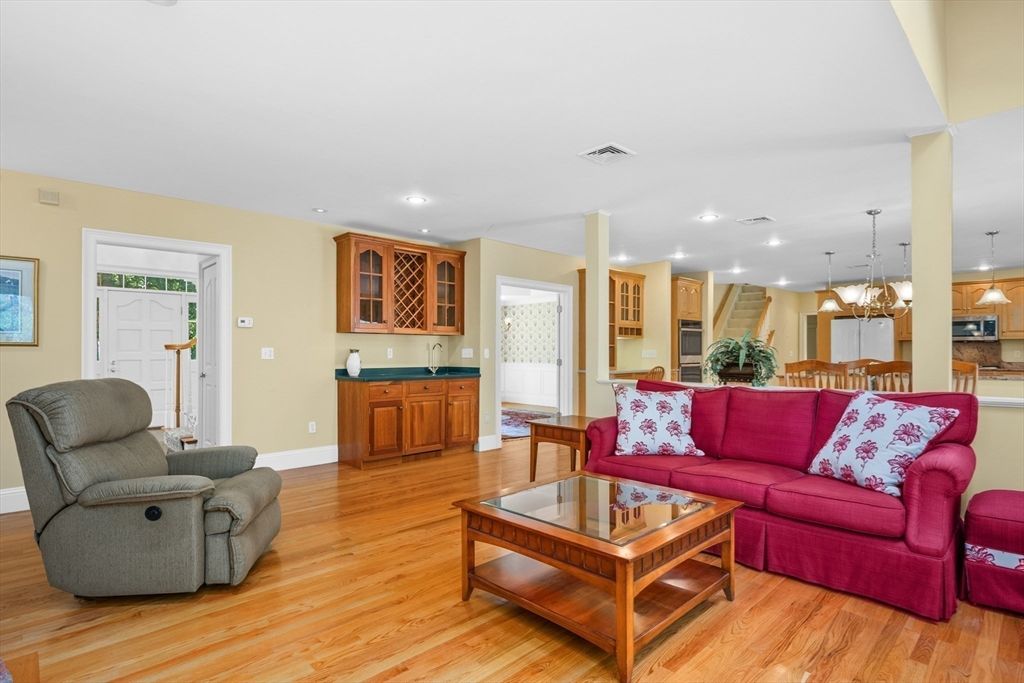 Dining room, Interior, Kitchen, Living room, Pendant Lights, Recessed Lighting, Wood Texture Flooring