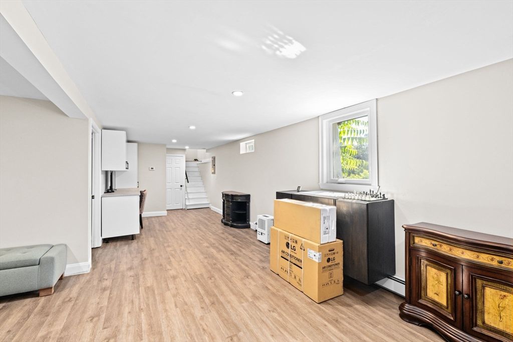 Interior, Recessed Lighting, Wood Texture Flooring