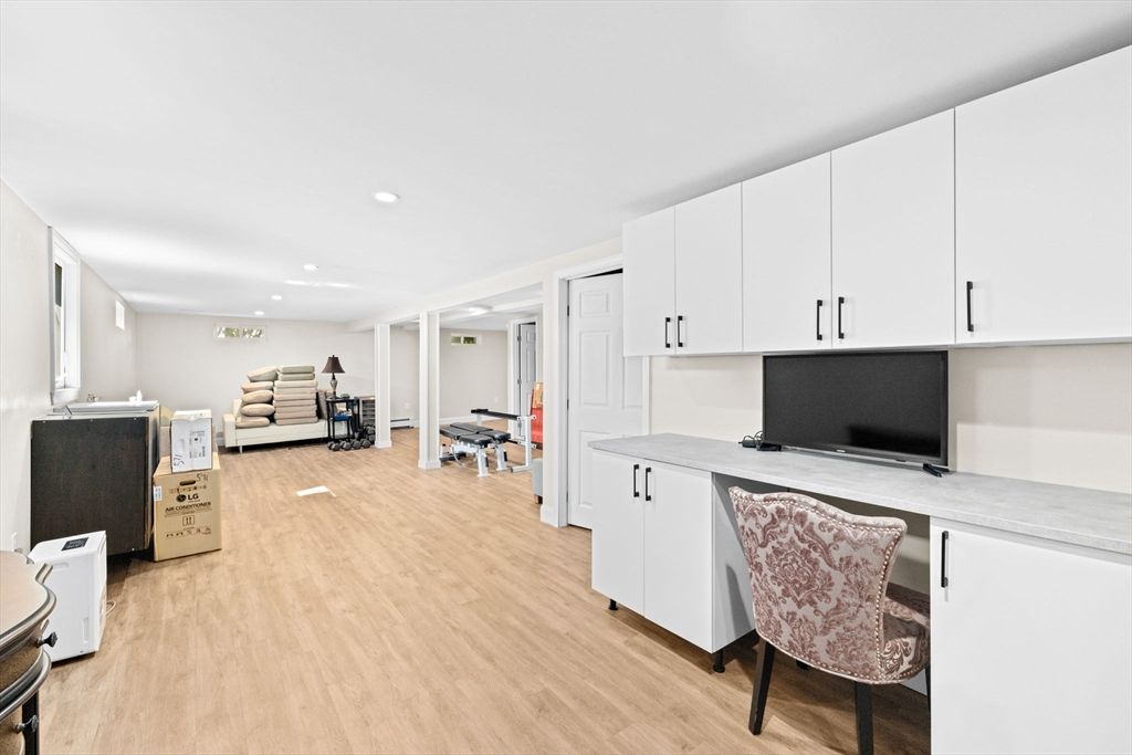 Home Office, Interior, Recessed Lighting, Wood Texture Flooring