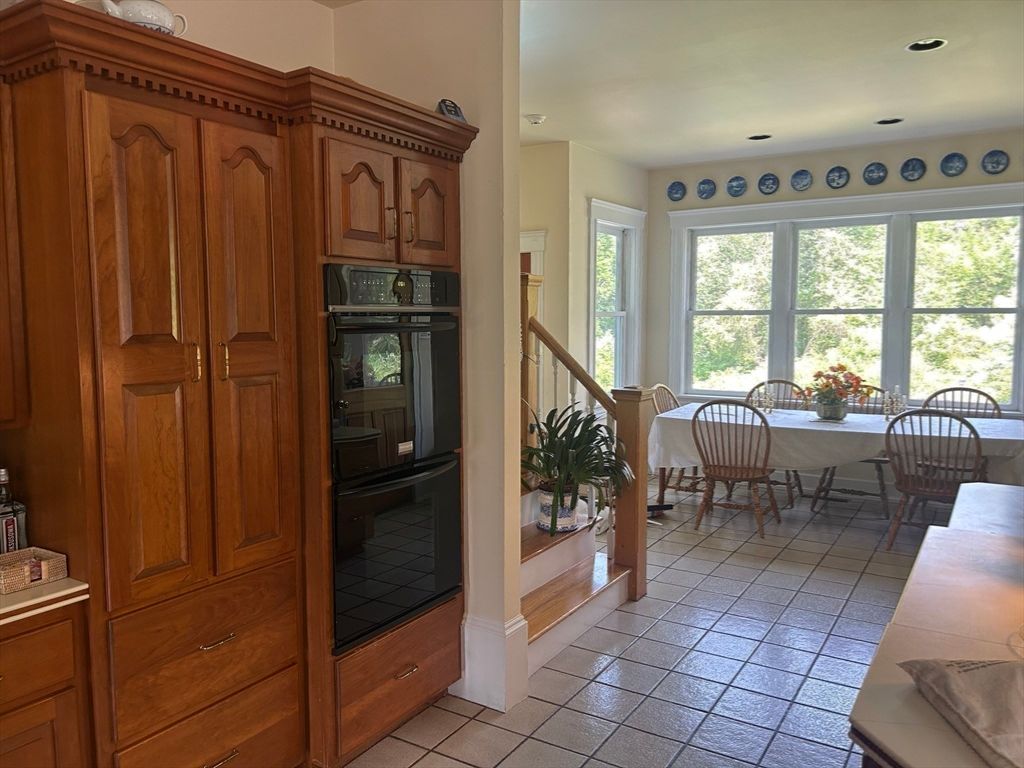 Dining room, Interior, Recessed Lighting