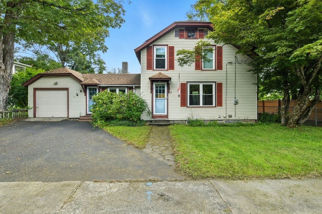 Attached, Detached Garage, Exterior, Facade, Split Level