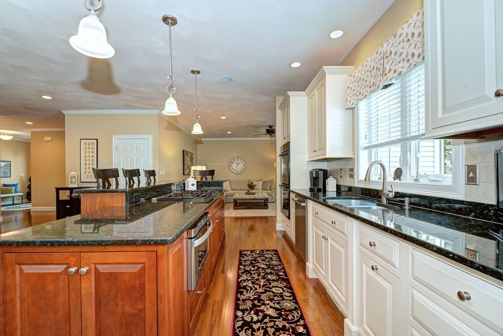 Interior, Kitchen, Living room, Pendant Lights, Recessed Lighting, Wood Texture Flooring