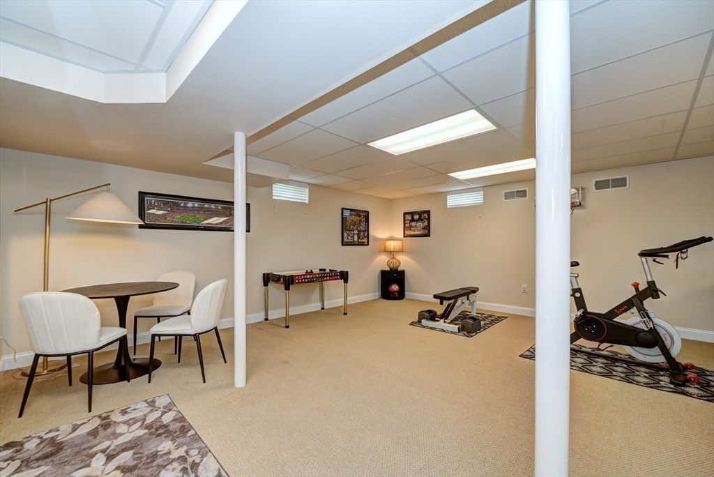 Dining room, Fitness Equipment, Interior, Recessed Lighting