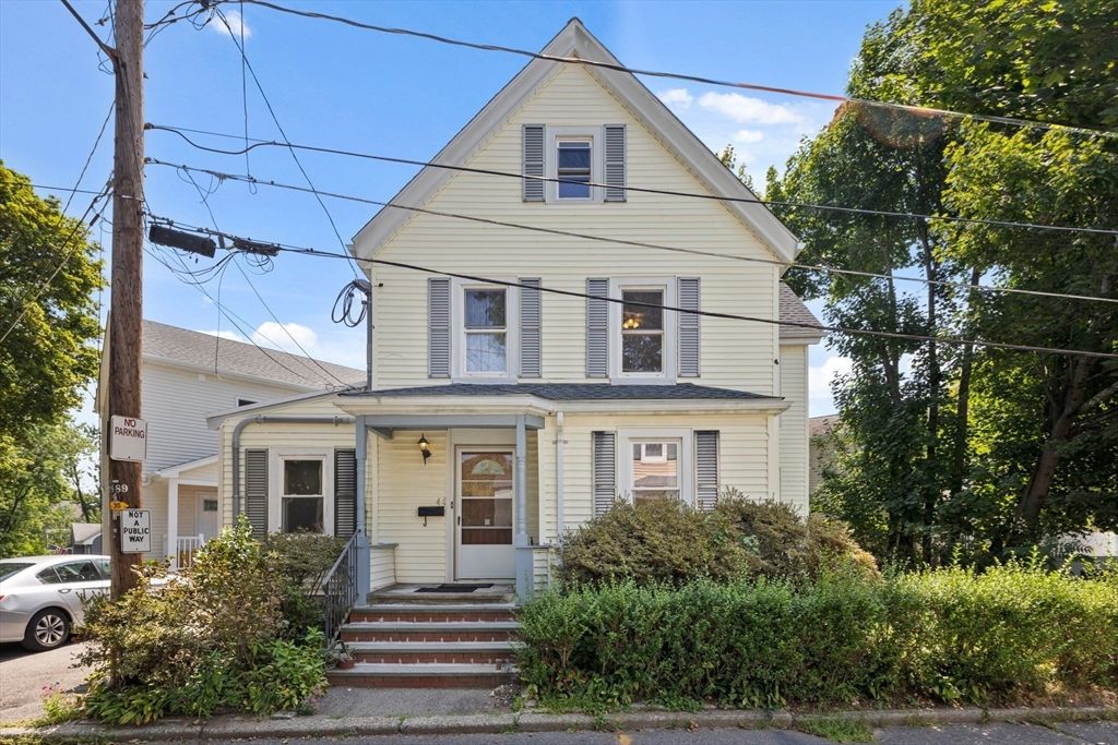 Exterior, Facade, Queen Anne Victorian