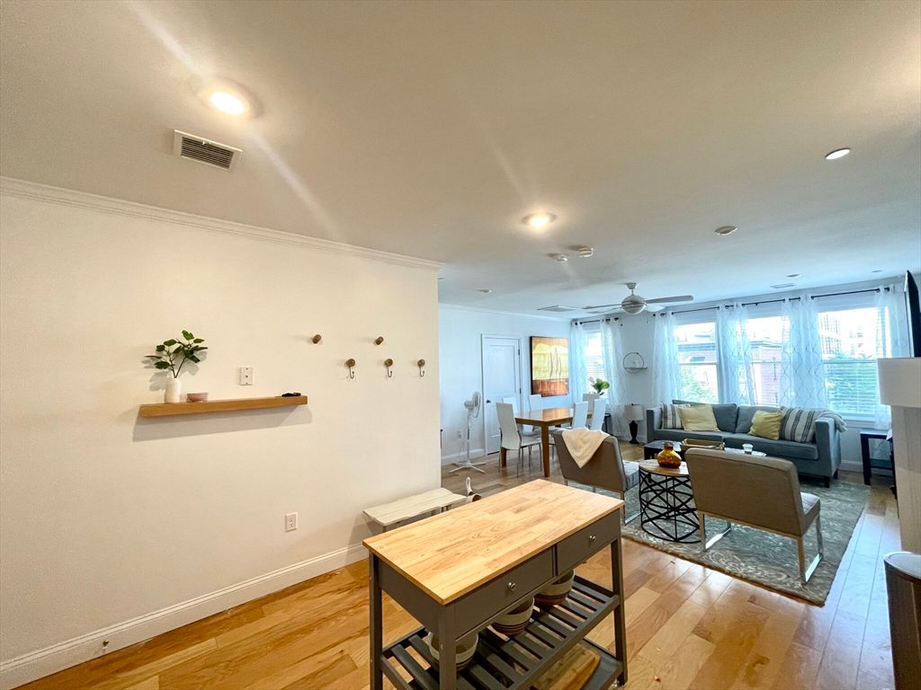 Dining room, Interior, Living room, Recessed Lighting, Wood Texture Flooring