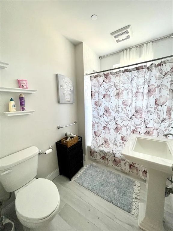 Bathroom, Interior, Recessed Lighting, Wood Texture Flooring