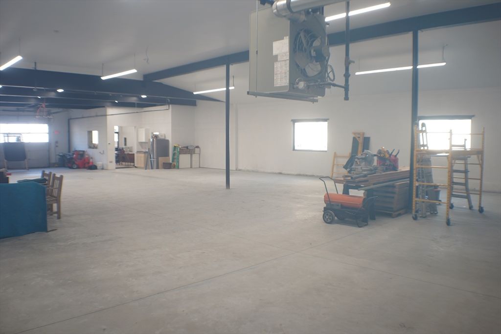 Garage, Interior