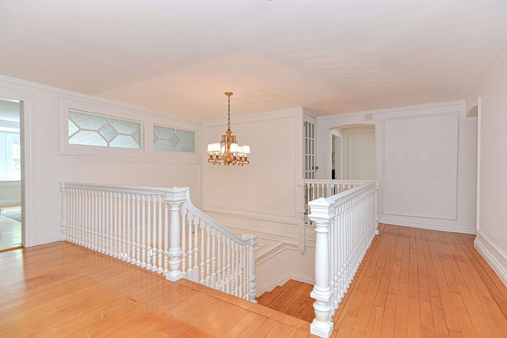 Chandelier, Interior, Wood Texture Flooring
