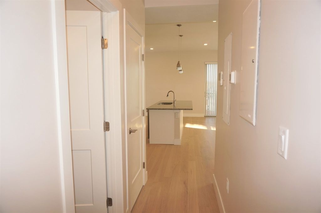 Interior, Pendant Lights, Recessed Lighting, Wood Texture Flooring