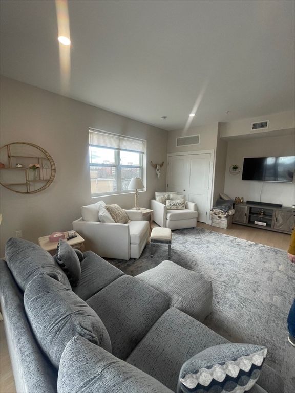 Interior, Living room, Recessed Lighting, Wood Texture Flooring