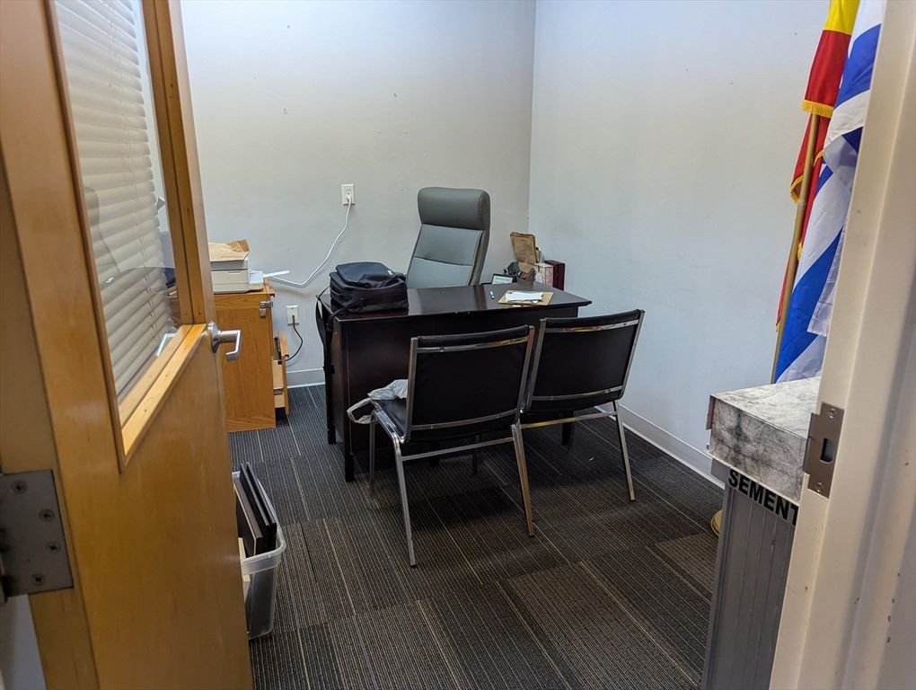 Home Office, Interior