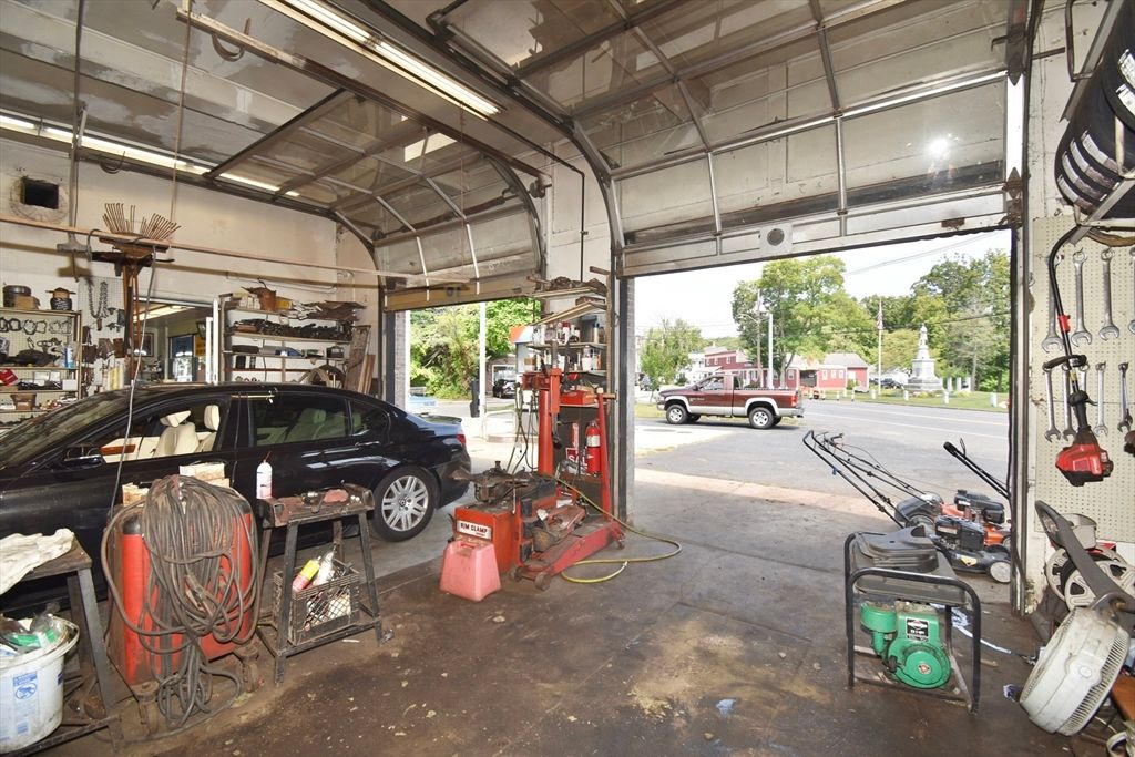 Garage, Interior