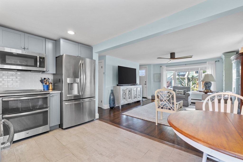 Dining room, Interior, Kitchen, Living room, Recessed Lighting, Stainless Steel Appliances, Wood Texture Flooring