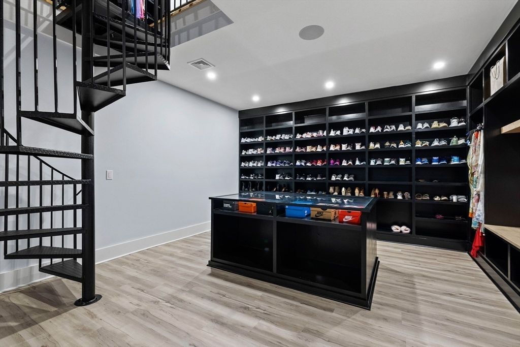 Interior, Recessed Lighting, Walk-in Closets, Wood Texture Flooring