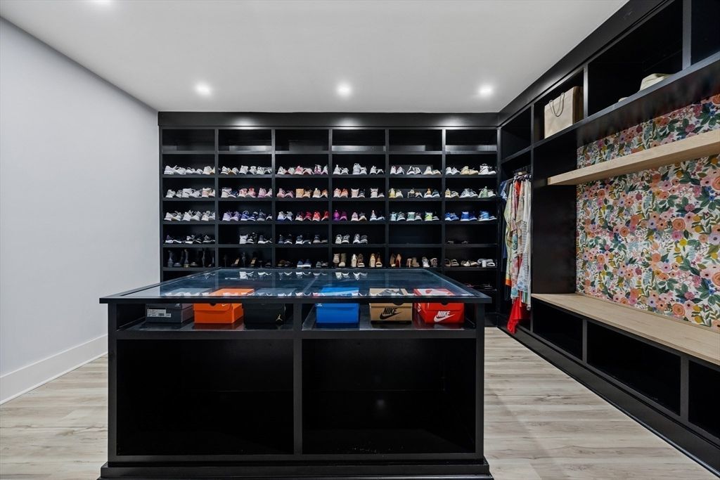 Interior, Recessed Lighting, Walk-in Closets, Wood Texture Flooring