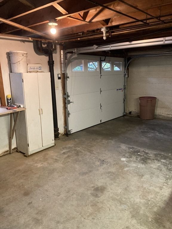 Garage, Interior