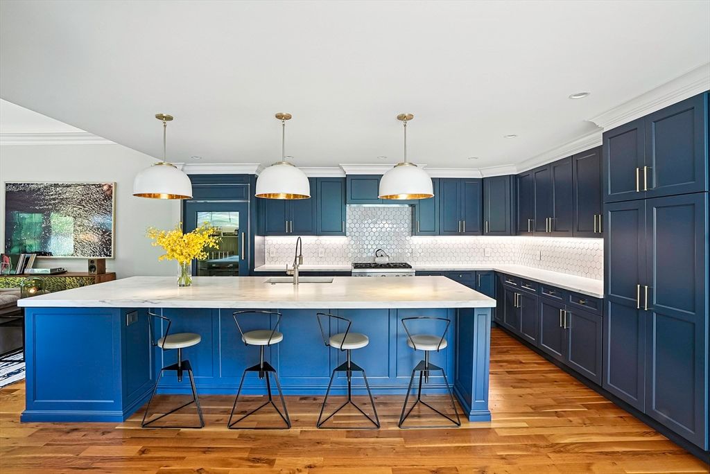 Interior, Kitchen, Pendant Lights, Recessed Lighting, Wood Texture Flooring