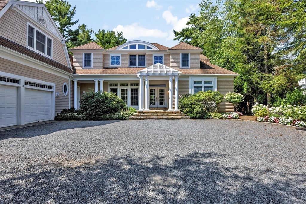 Attached, Exterior, Facade, French Provincial