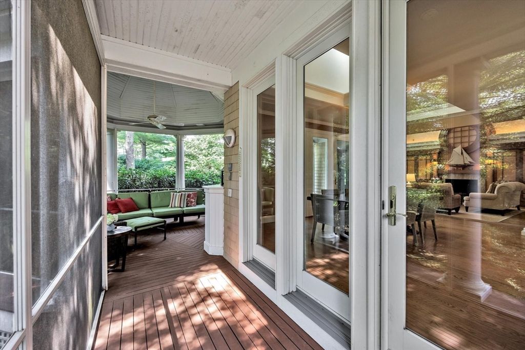 Interior, Sun Room, Wood Texture Flooring